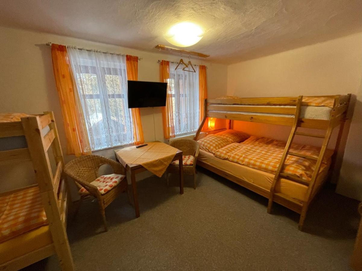 Chalupa Pohádka Železná Ruda Esterno foto