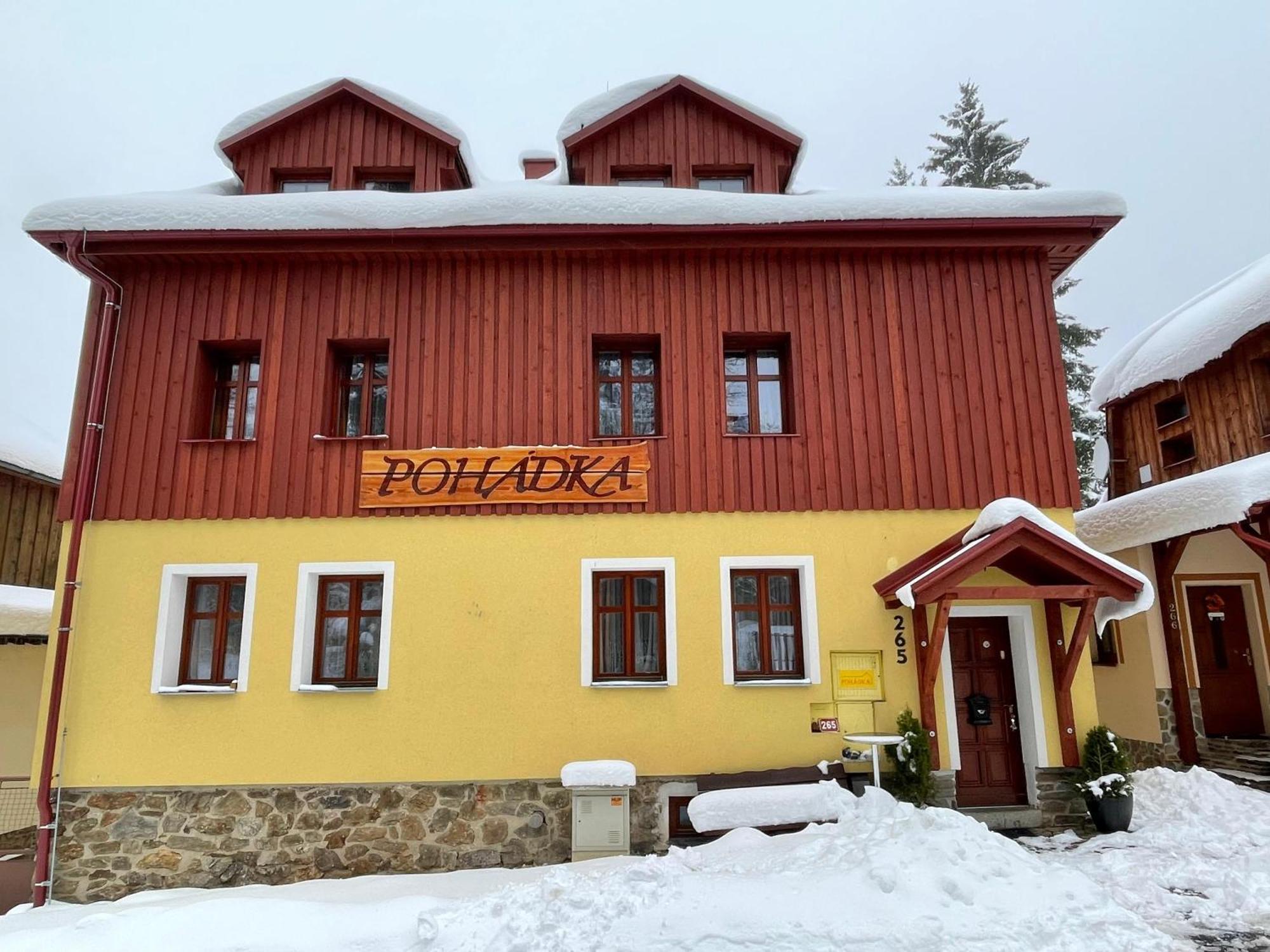 Chalupa Pohádka Železná Ruda Esterno foto