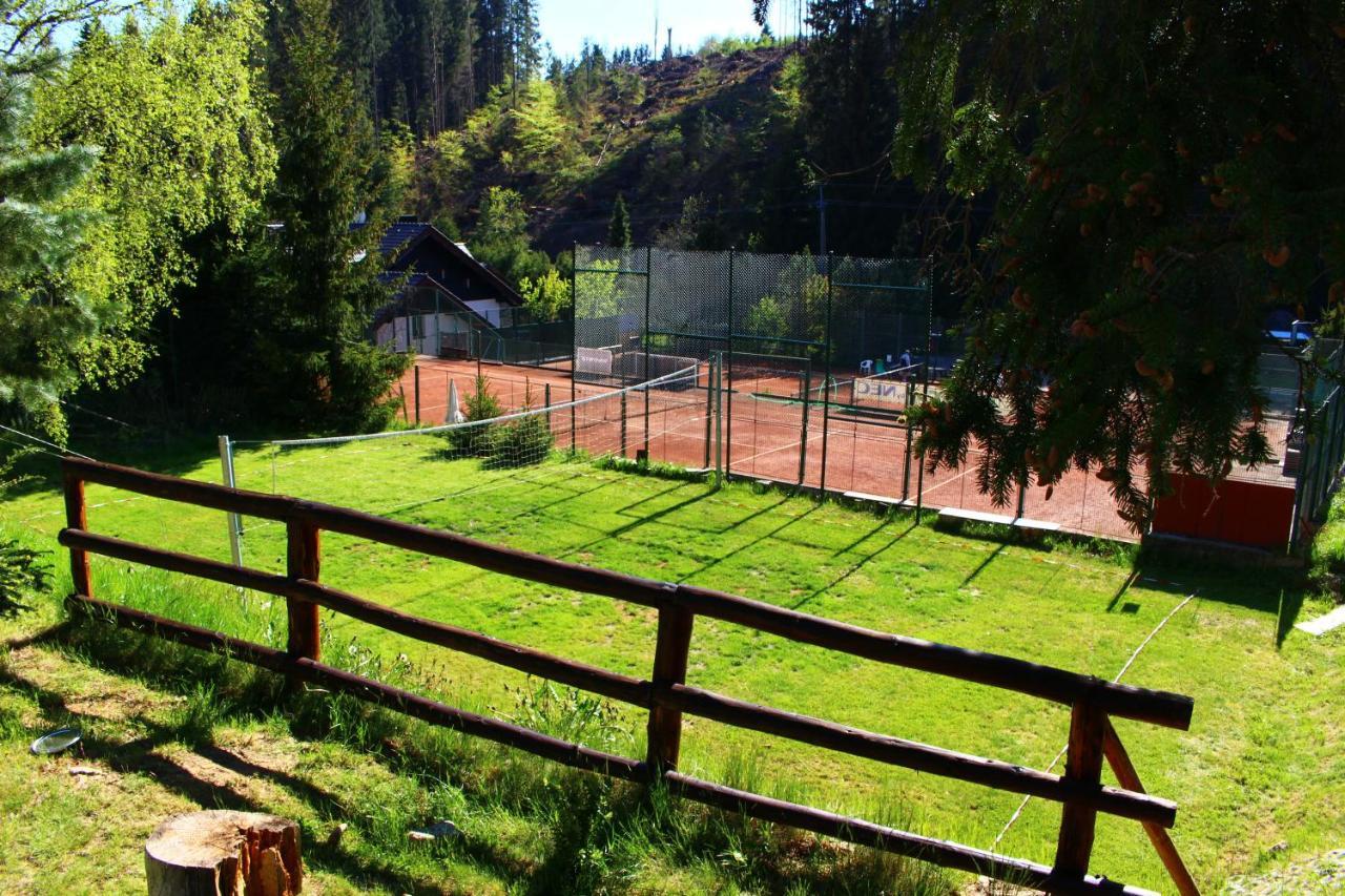 Chalupa Pohádka Železná Ruda Esterno foto